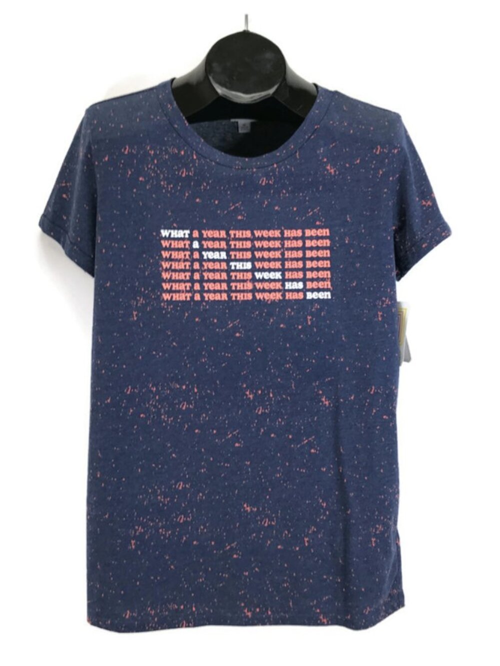 NEW LuLaRoe "What A Year" Graphic Print Liv T Women's Medium Crew Neck Relaxed